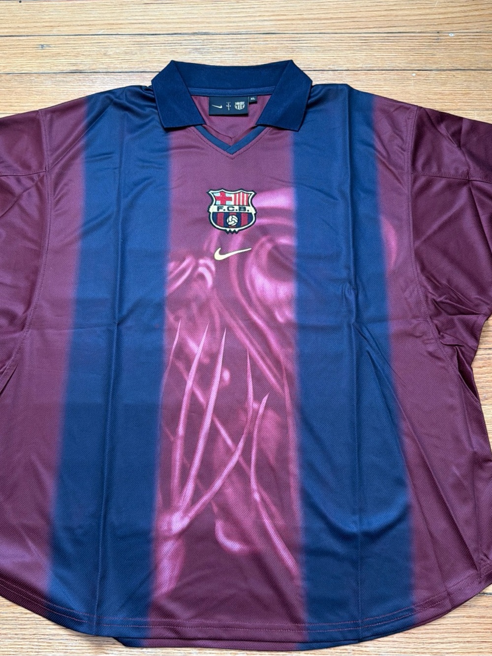Nike Men's Maroon and Navy FC Barcelona Retro Football Jersey